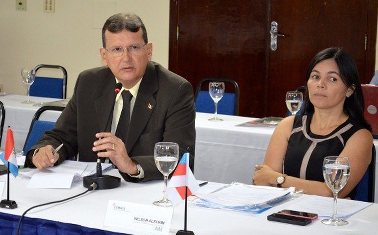 Secretário discute melhorias no Sistema Único de Saúde em Brasília