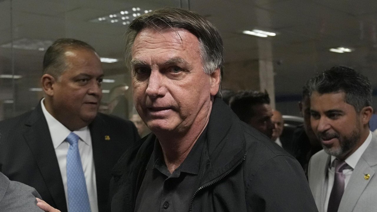 Após mal-estar, exames apontam pneumonia viral em Bolsonaro