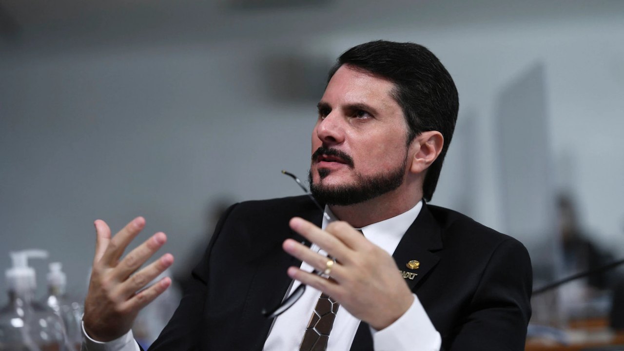 Senador diz ter recebido R$ 50 milhões em emendas por apoio a Pacheco