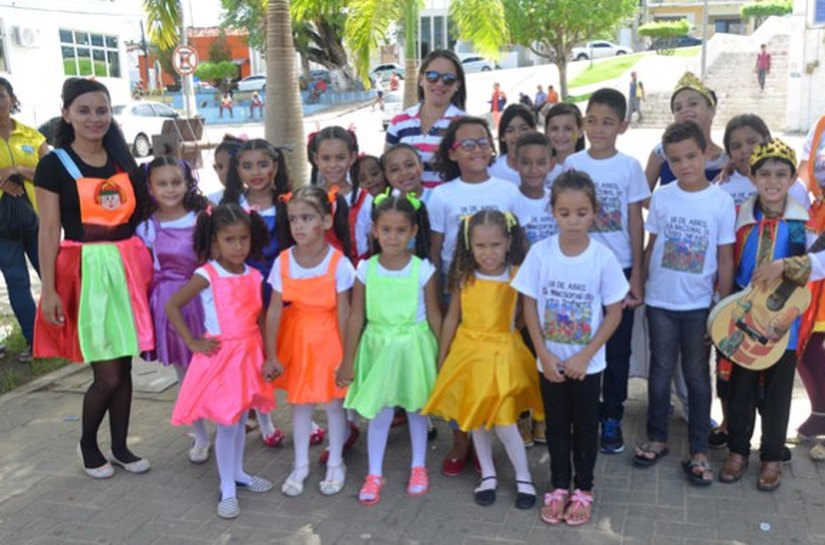 Dia Nacional do Livro Infantil é festejado com apresentações em Coruripe