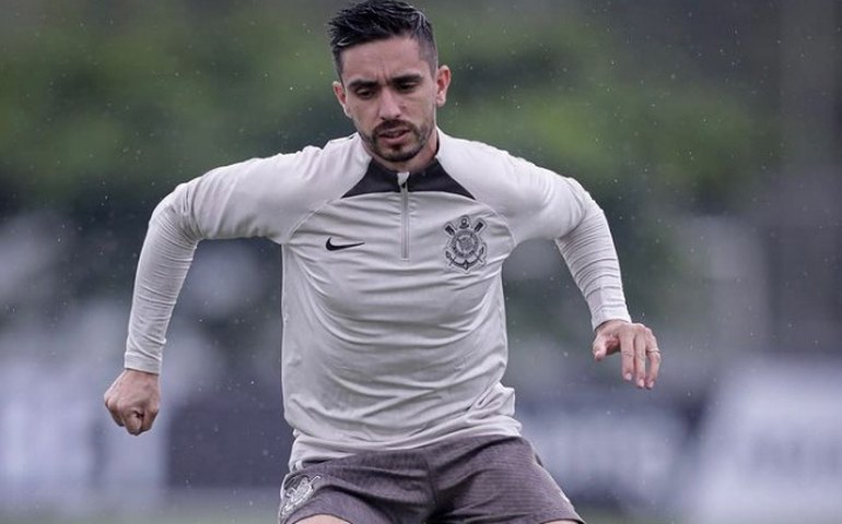 Igor Coronado é diagnosticado com dengue e deve desfalcar Corinthians na Sul-Americana