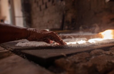 Punho Cineclube promove exibição gratuita do filme "Aqui não entra luz" em Delmiro