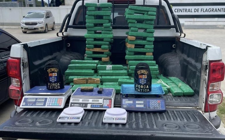 PM de Alagoas apreende 130kg de drogas e quatro armas durante operação nacional de combate ao crime