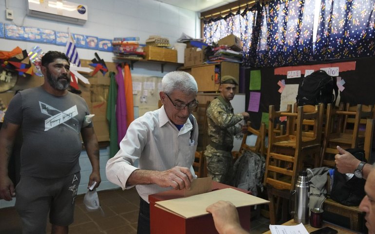 Com disputa voto a voto, Uruguai vai às urnas neste domingo