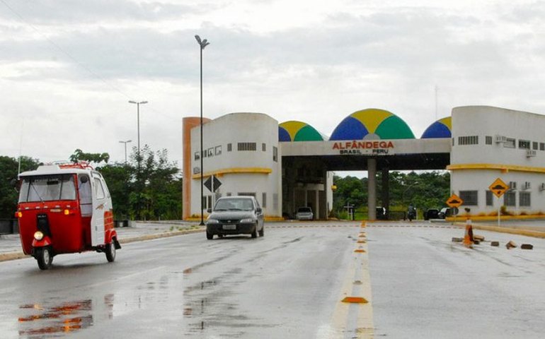 Promulgado decreto legislativo com acordo que facilita trânsito de veículos na fronteira entre Brasil e Peru