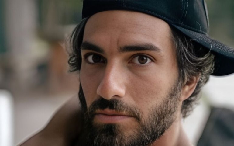 Quem é o marido de Deborah Secco, com quem a atriz mantém um relacionamento aberto?