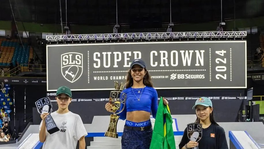 Rayssa Leal vence no fim e se torna tricampeã mundial de skate street