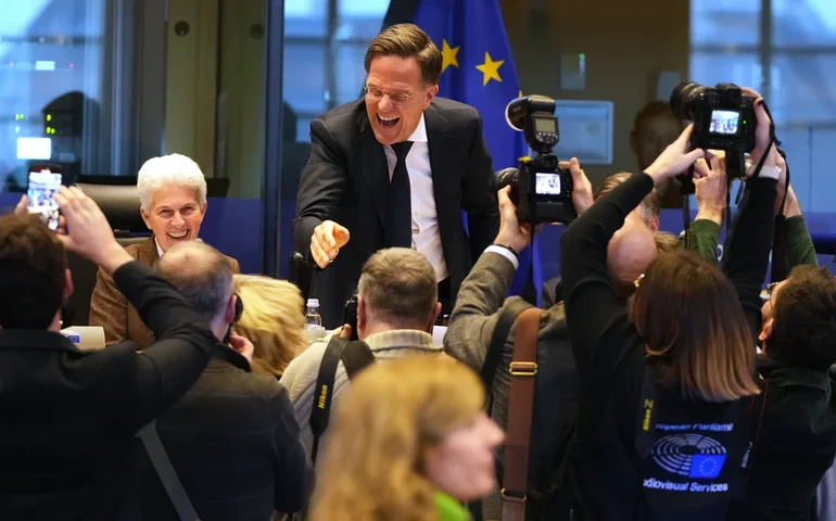 Chefe da OTAN deseja 'boa sorte' para aqueles que pensam que a Europa pode se defender sem a ajuda dos EUA