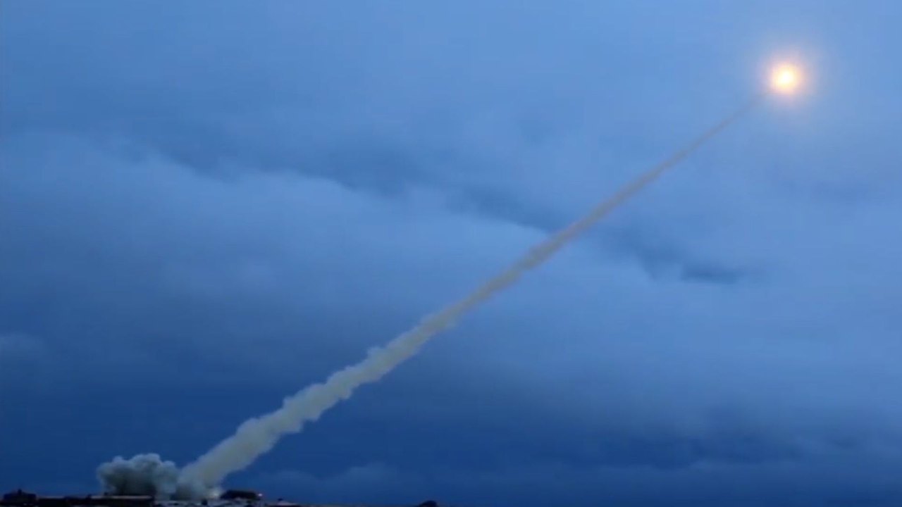 Cada novo passo dado pela Europa aumenta o risco de um confronto nuclear com a Rússia, adverte político