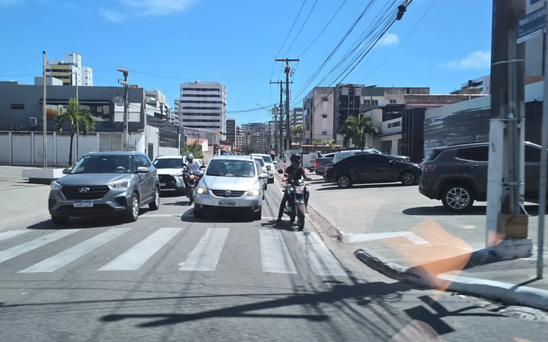 Sem multas: Maceió precisa de ordenação e organização no trânsito que se torna caótico em dezembro
