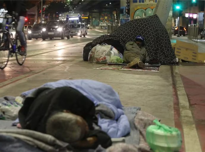 Assembleia discute em 1º turno projeto que cria auxílios para população em situação de rua