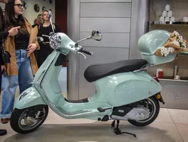 Itália celebra 80 anos da Vespa, ícone de design e liberdade