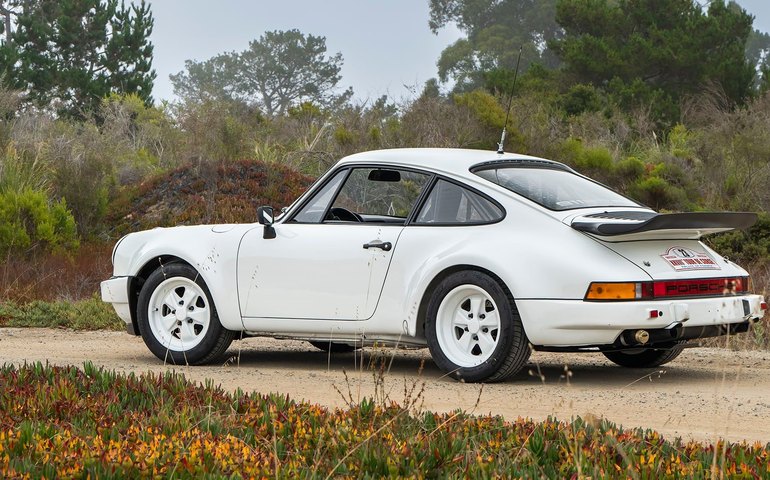 Porsche ultrarraro de 1984 feito com seis faróis para corrida de rali será vendido por R$ 18,5 milhões; veja fotos