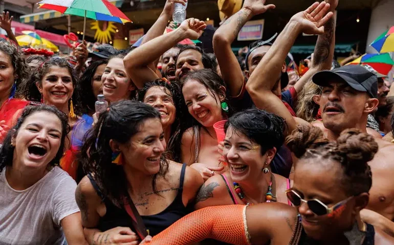 EUA orientam turistas a não reagir a roubos em Carnaval no Brasil