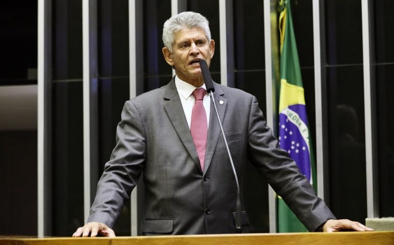 Projeto garante ao cônjuge o acesso a dados de pessoas falecidas