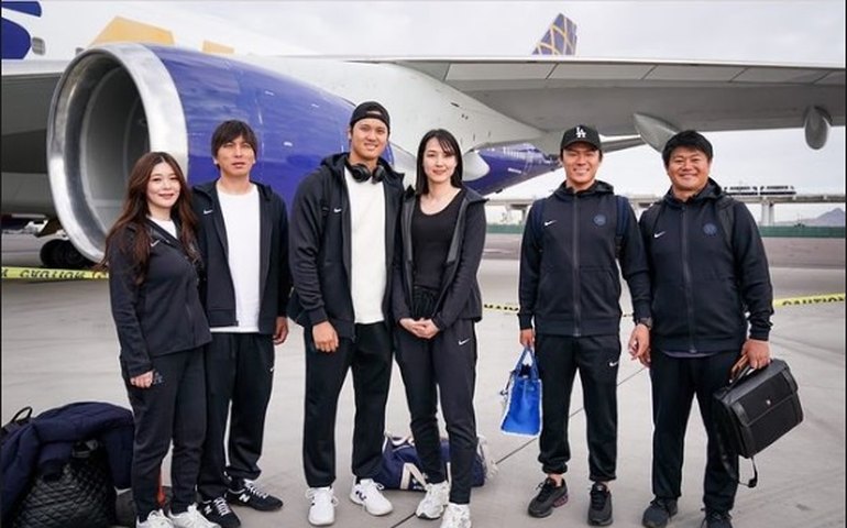 'Casamento surpresa' gera polêmica, e fenômeno do beisebol revela identidade da mulher