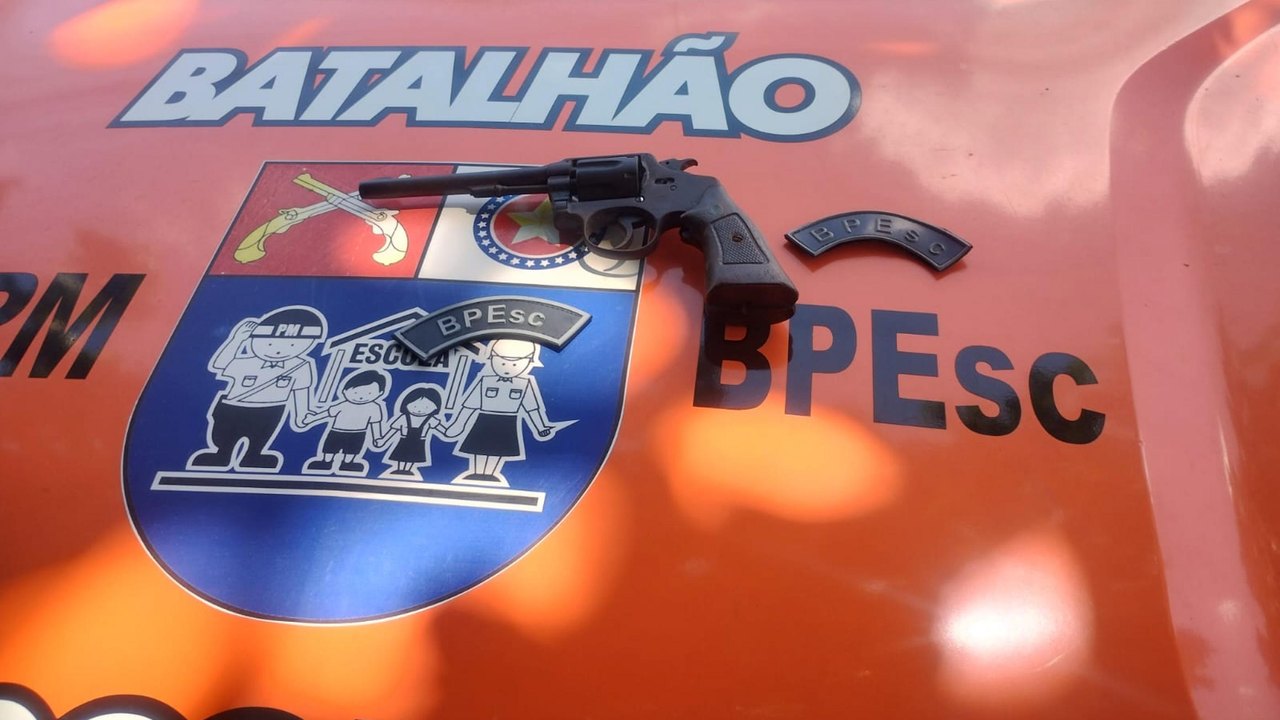 Polícia Militar apreende arma e recupera bens roubados em operações na capital