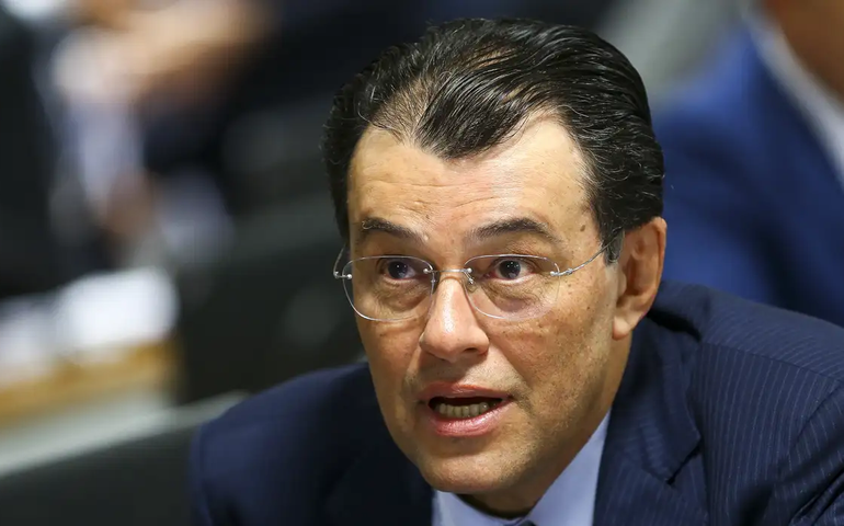 Tributária/aviação regional: Braga vai aumentar limite para 186 passageiros em único caso