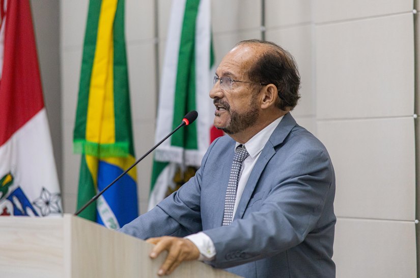 Vereador Dr. Cleber Costa apresenta diversas indicações na Câmara Municipal de Maceió