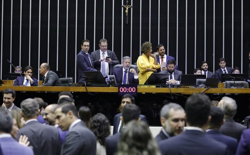 Deputados aprovam urgência para dois projetos de lei e concluem votações de hoje