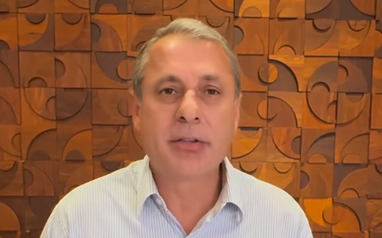 Prefeito de Sorriso deixa evento após desentendimento sobre convite de Michelle Bolsonaro