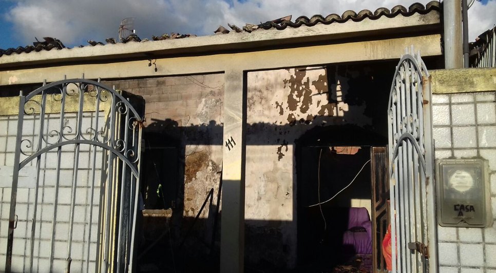 casa pega fogo