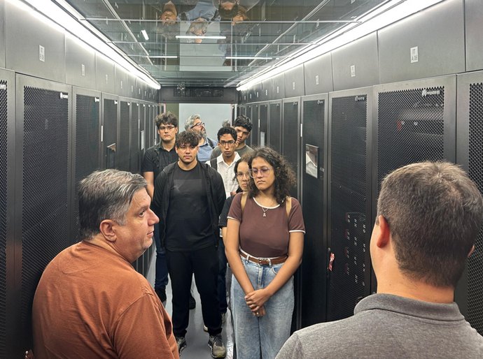 Estudantes da Uncisal visitam a sede do Itec e conhecem estrutura do Data Center
