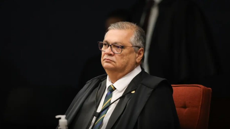 Dino suspende trecho de PL que libera emendas do orçamento secreto
