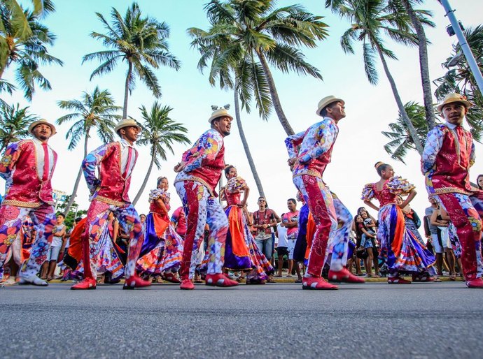 Giro dos Folguedos volta a animar a cidade neste domingo na orla de Maceió