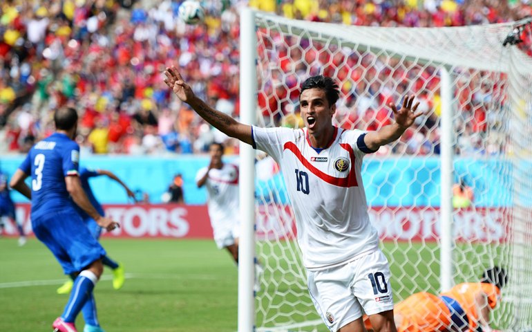 Costa Rica vence Itália, elimina a Inglaterra e se classifica no ‘Grupo da Morte’