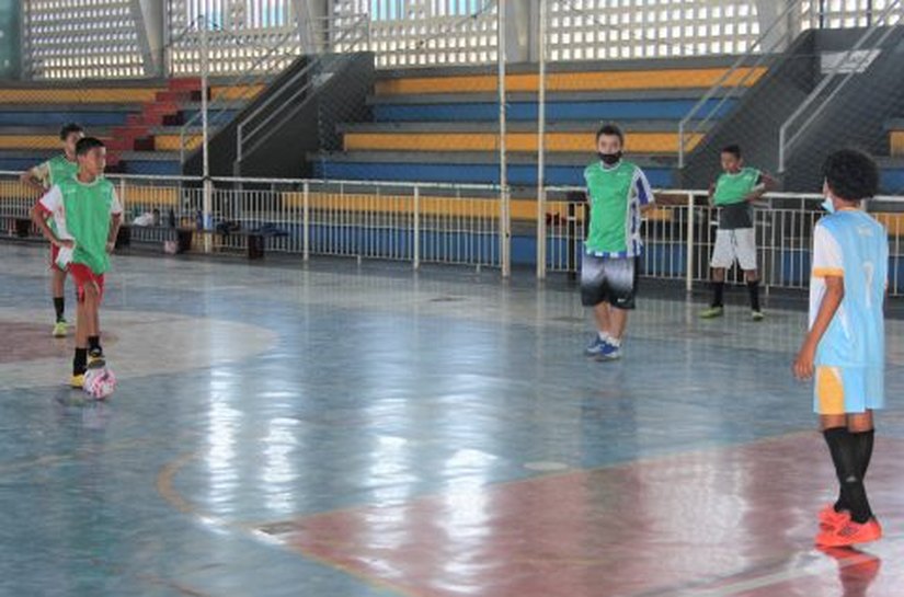 Estudantes acessam atividades esportivas gratuitas no Sesc Ler Teotônio Vilela