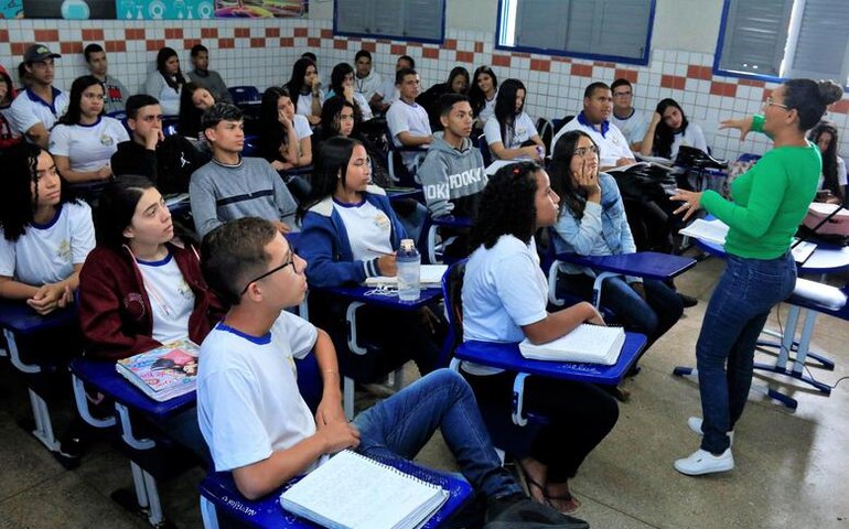 Cartão Escola 10: Repasses de novembro iniciam nesta quarta-feira (16)