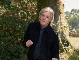 Paul McCartney relembra detalhes do casamento de Taylor Swift, no qual cantou