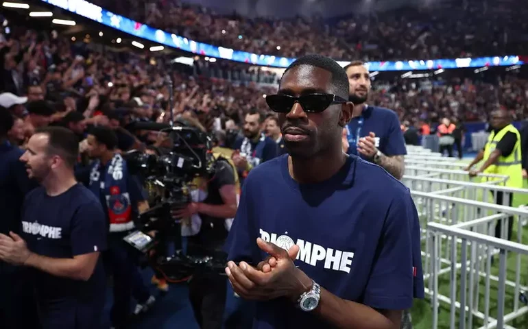 Ousmane Dembélé é eleito melhor jogador do mundo pela Fifa