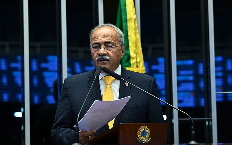 Rodrigues destaca pesquisa sobre polilaminina e reforça importância do investimento científico
