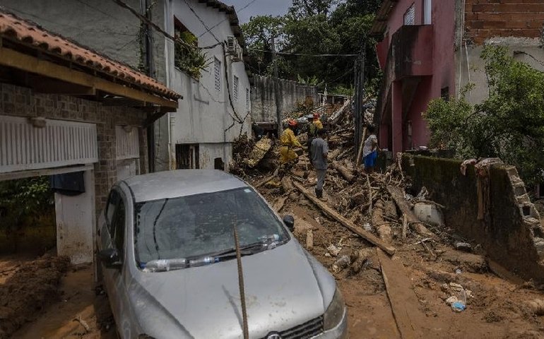 Litoral: ‘chuva foi sem precedentes’, diz porta-voz da Defesa Civil sobre alertas