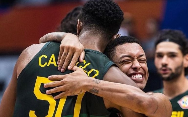 Técnico do Brasil revela estratégia 'inortodoxa' para vencer o Canadá no Mundial de Basquete: 'Decidimos desacelerar'