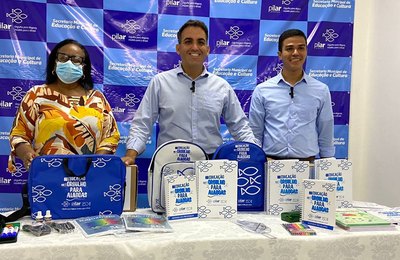 Prefeitura de Pilar começa a distribuir kit escolar completo para alunos e professores 