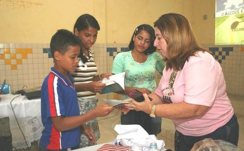 Educação lança projeto para orientar estudantes sobre os males das drogas