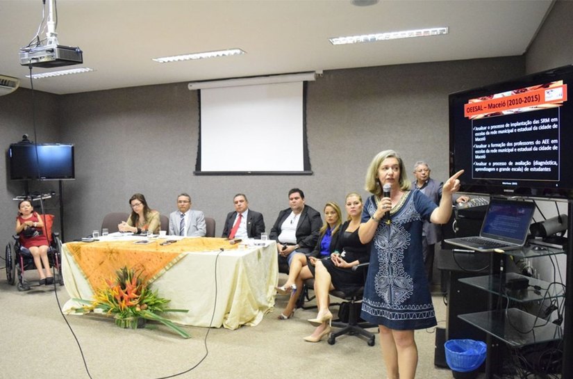 Comissão da ALE inicia debates do PEE com reunião temática sobre Educação Especial