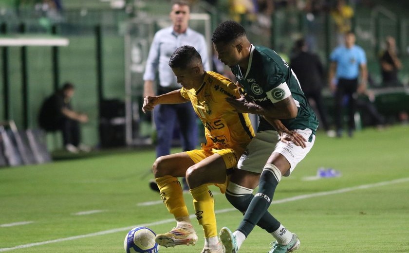 Goiás derrota Amazonas e continua vivo na luta pelo acesso