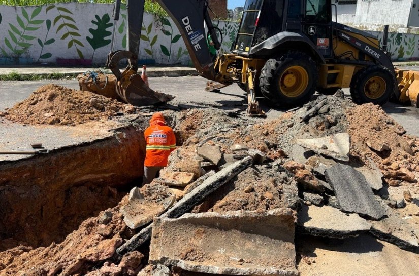 Infraestrutura substitui tubulações danificadas em dois pontos da Mangabeiras
