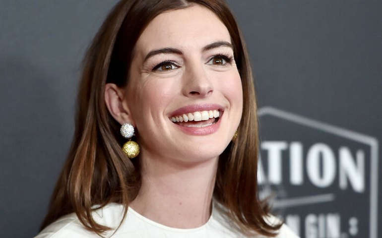 Anne Hathaway anuncia que está grávida novamente