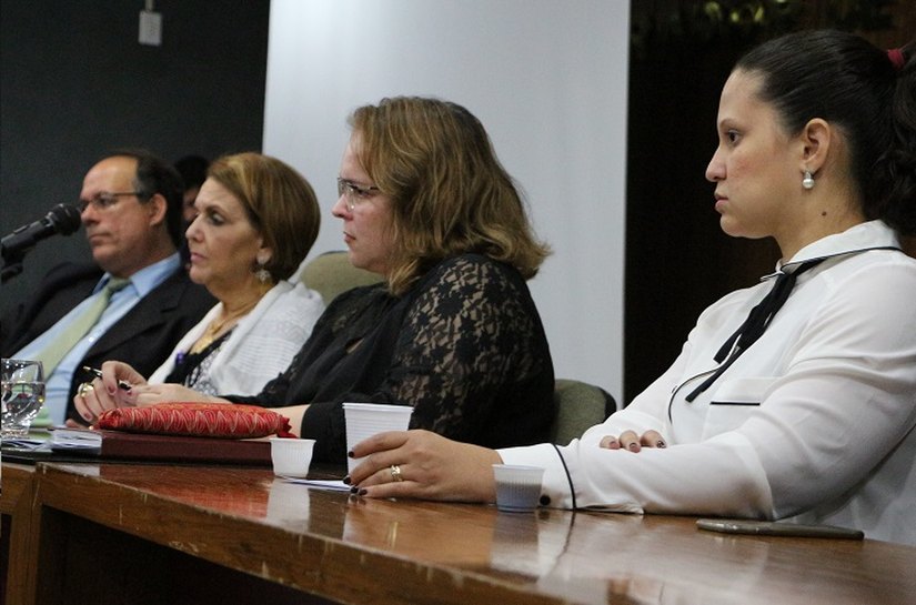 MPs se reúnem em busca de uma saída para crise em hospitais filantrópicos