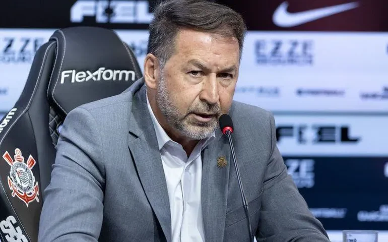 Presidente do Conselho do Corinthians encaminha pedido de impeachment de Augusto Melo