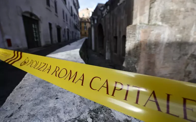 Turista japonês morre após cair do muro do Pantheon em Roma