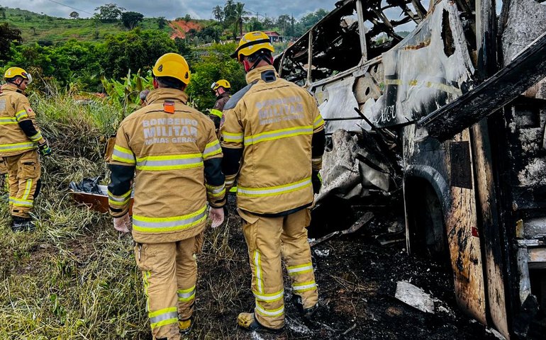 Acidente rodoviário em MG deixou pelo menos 38 mortos