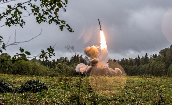 Míssil russo Iskander-K lançado durante um exercício militar