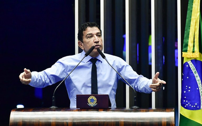Magno Malta é alvo de pedido de cassação por fala sobre Vini Jr.