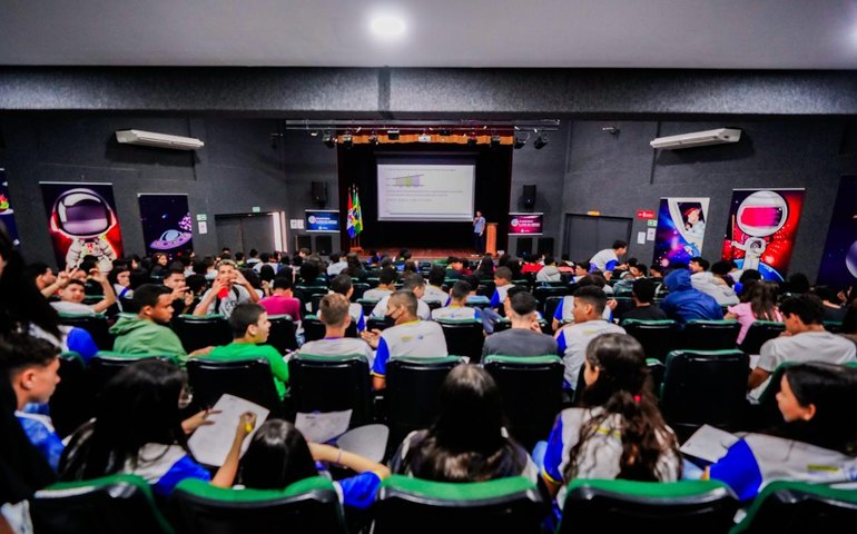 Prefeitura promove aulões de matemática para alunos da Rede Municipal como preparatório para a prova SAEB 2023